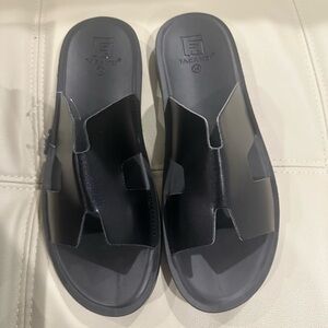 Men’s Black Sandal Size 14 New in Box